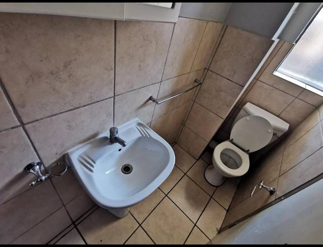1 BEDROOM PROPERTY TO RENT IN BULT WEST